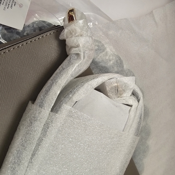 ⭐️40% Off⭐️ Kate Spade Laurel Way Greer Crossbody Bag in Thunder Cloud - Picture 9 of 10